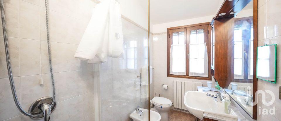 Casa 8 locali di 280 m² in Codigoro (44021)