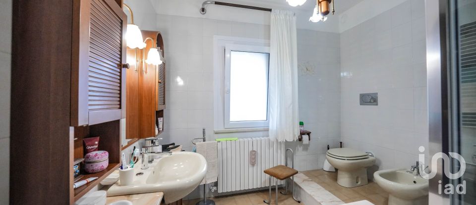 Casa 8 locali di 280 m² in Codigoro (44021)