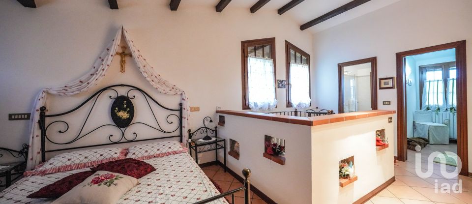 Casa 8 locali di 280 m² in Codigoro (44021)