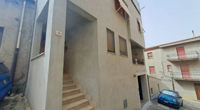 Appartamento 6 locali di 121 m² a Isnello (90010)