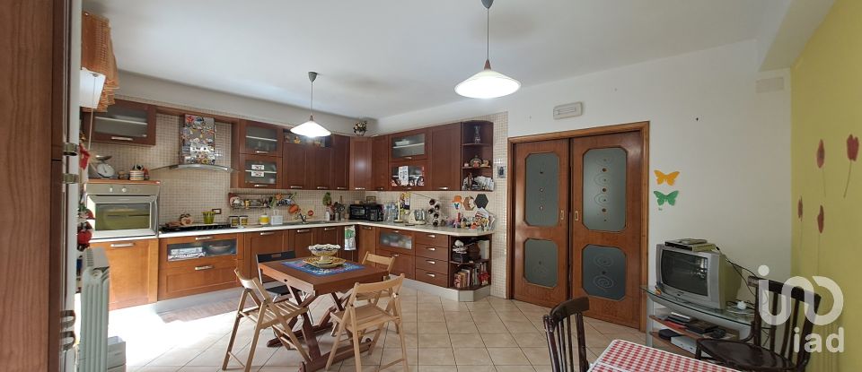 Apartment 6 rooms of 121 m² in Isnello (90010)