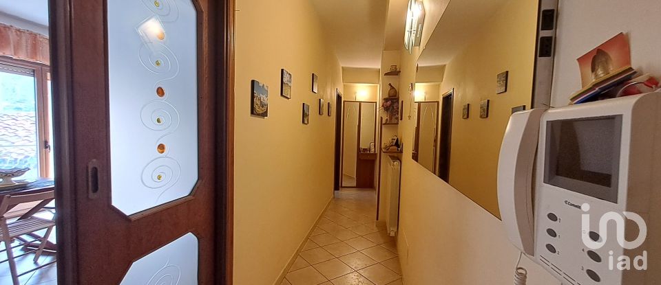 Appartamento 6 locali di 121 m² a Isnello (90010)