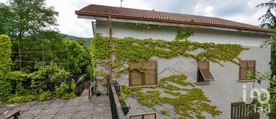 Casa indipendente 6 locali di 150 m² in Camerana (12072)