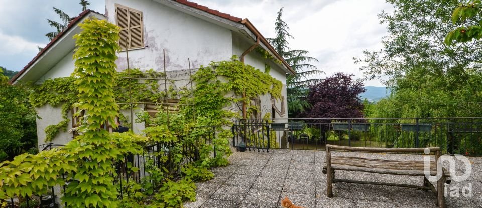 Casa indipendente 6 locali di 150 m² in Camerana (12072)