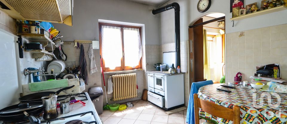 Casa indipendente 6 locali di 150 m² in Camerana (12072)