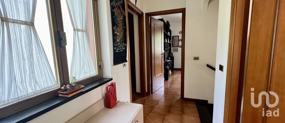 Casa indipendente 9 locali di 193 m² in Cicagna (16044)