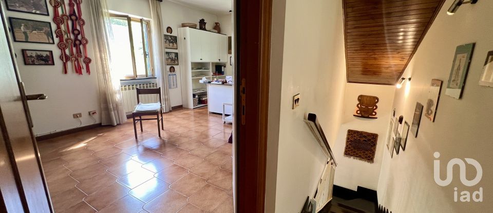 Casa indipendente 9 locali di 193 m² in Cicagna (16044)