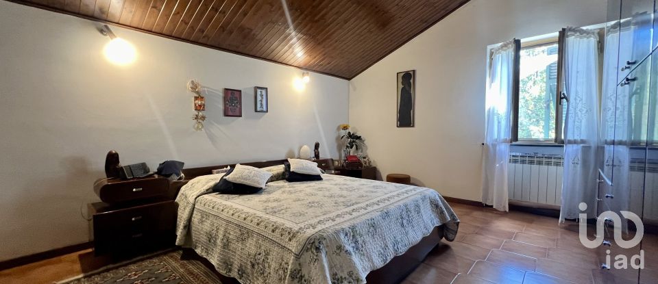 Casa indipendente 9 locali di 193 m² in Cicagna (16044)