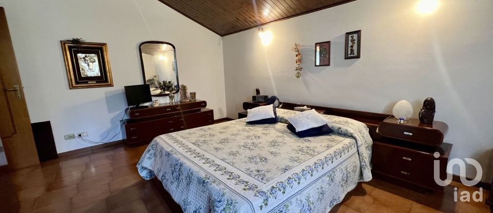 Casa indipendente 9 locali di 193 m² in Cicagna (16044)