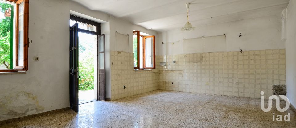 Casa 6 locali di 140 m² in Paroldo (12070)