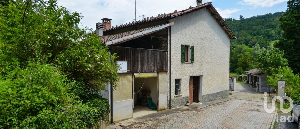 Casa 6 locali di 140 m² in Paroldo (12070)