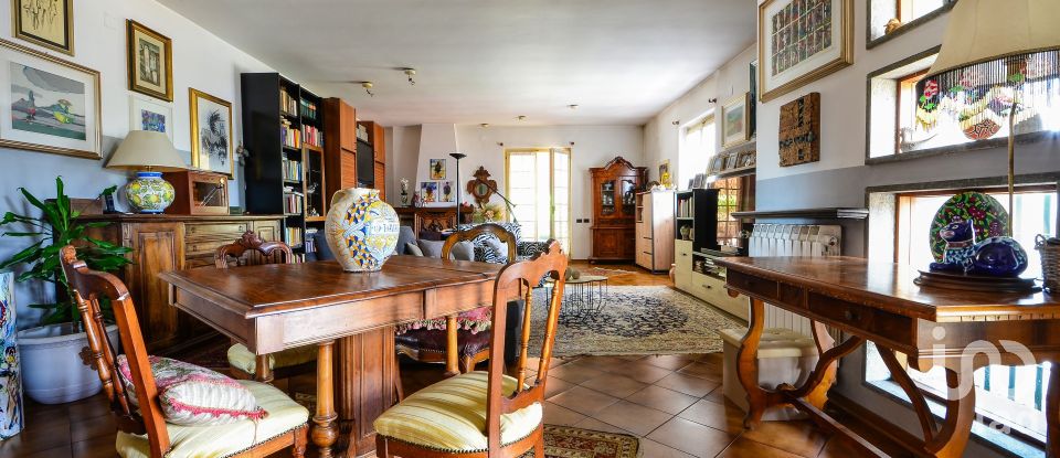 Farm 11 rooms of 258 m² in Millesimo (17017)