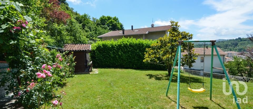 Farm 11 rooms of 258 m² in Millesimo (17017)