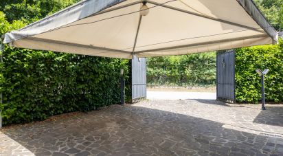 Villa Bifamiliare 13 locali di 382 m² in Cittaducale (02015)