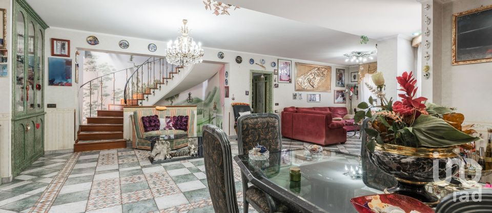 Villa Bifamiliare 13 locali di 382 m² in Cittaducale (02015)