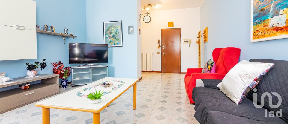 Three-room apartment of 98 m² in Oggiono (23848)