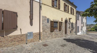 Casa di paese 4 locali di 86 m² in Piagge (61038)