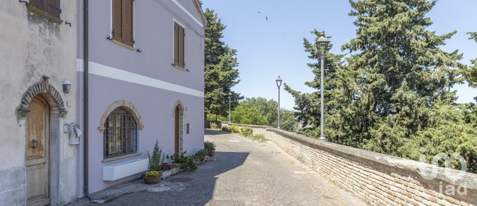 Casa di paese 4 locali di 86 m² in Piagge (61038)