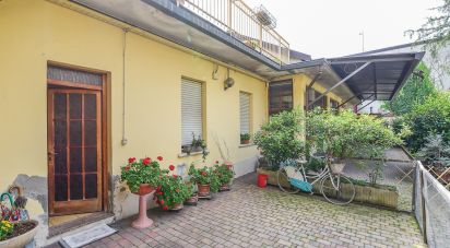 House 8 rooms of 141 m² in Desio (20832)