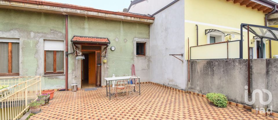 Casa 8 locali di 141 m² in Desio (20832)