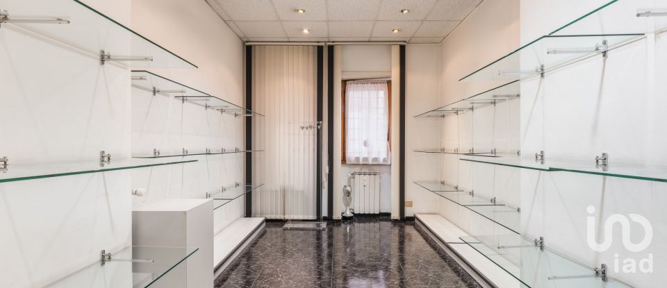 Palazzo / Stabile 3 locali di 137 m² a Roma (00154)