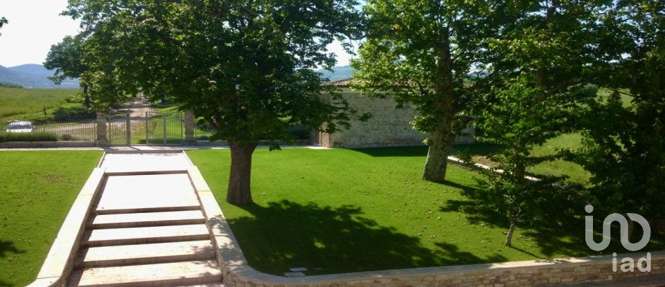 Barn conversion 12 rooms of 765 m² in Civitanova del Sannio (86094)