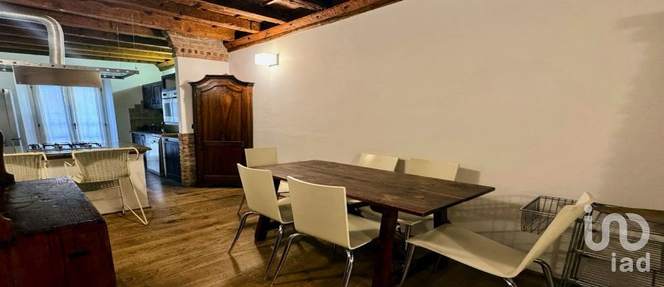 Three-room apartment of 78 m² in Milano (20121)