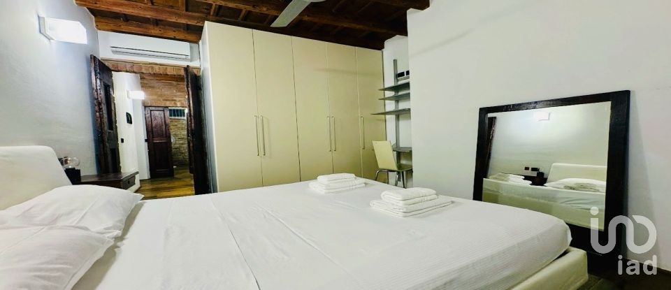 Three-room apartment of 78 m² in Milano (20121)