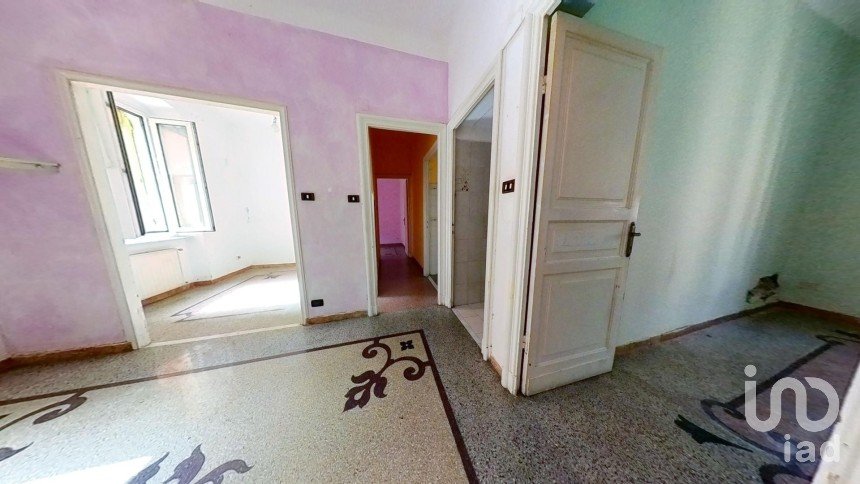 Palazzo / Stabile 3 locali di 65 m² a Genova (16149)