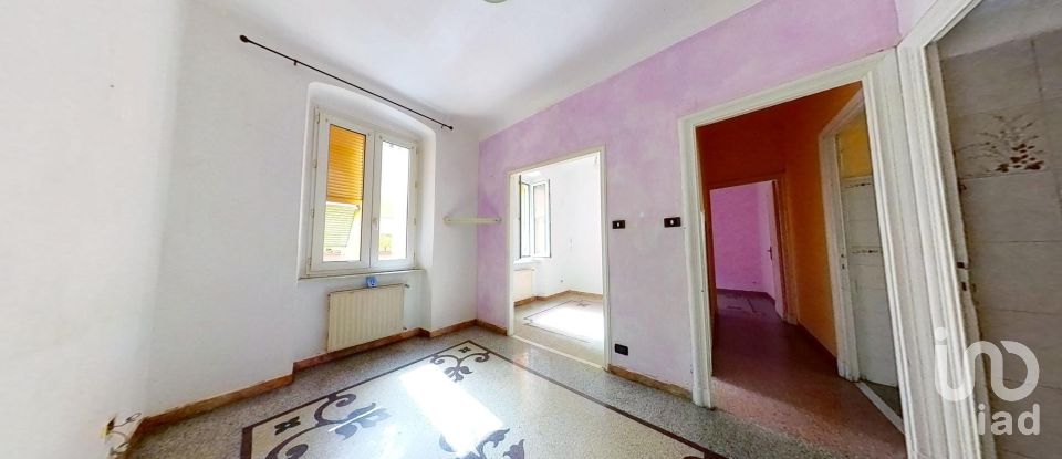 Palazzo / Stabile 3 locali di 65 m² a Genova (16149)