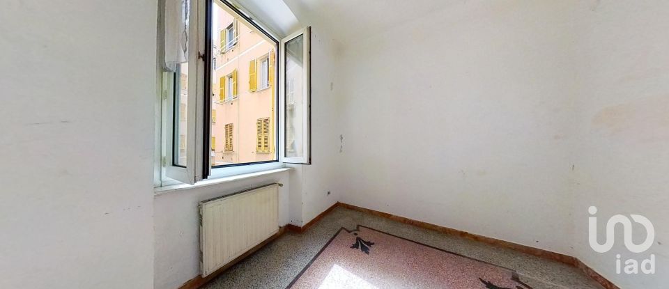 Building 3 rooms of 65 m² in Genova (16149)