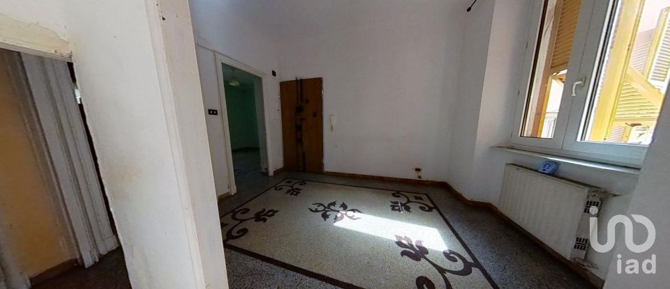 Palazzo / Stabile 3 locali di 65 m² a Genova (16149)