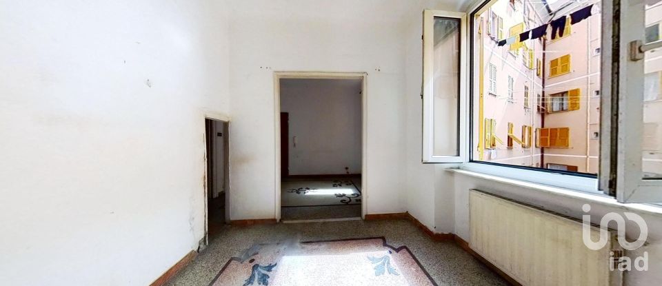 Building 3 rooms of 65 m² in Genova (16149)