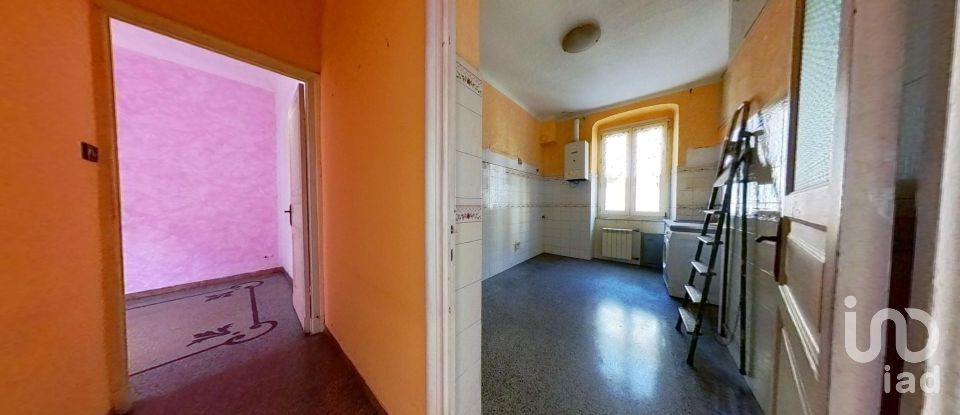 Building 3 rooms of 65 m² in Genova (16149)