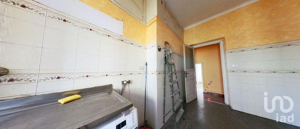 Palazzo / Stabile 3 locali di 65 m² a Genova (16149)