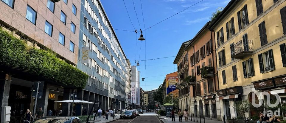 Three-room apartment of 78 m² in Milano (20121)