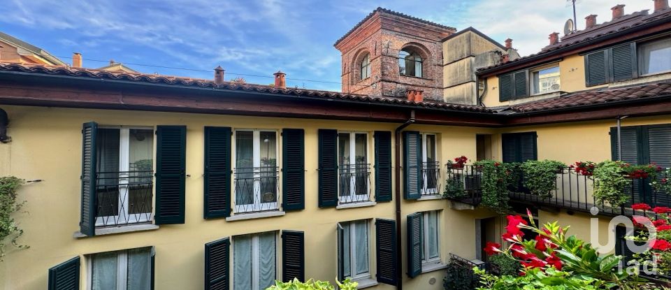 Three-room apartment of 78 m² in Milano (20121)