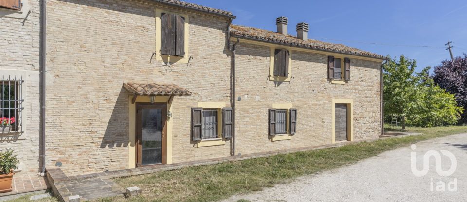 Casa 0 locali di 309 m² in Fano (61032)