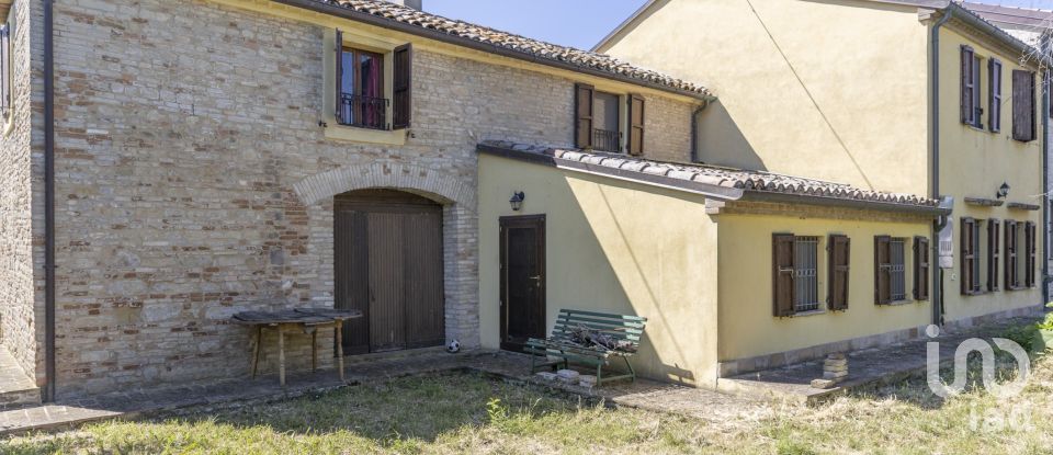 Casa 0 locali di 309 m² in Fano (61032)