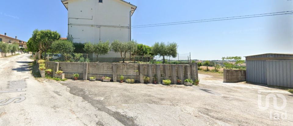 Land of 488 m² in Filottrano (60024)