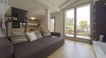 Three-room apartment of 80 m² in Milano (20162)