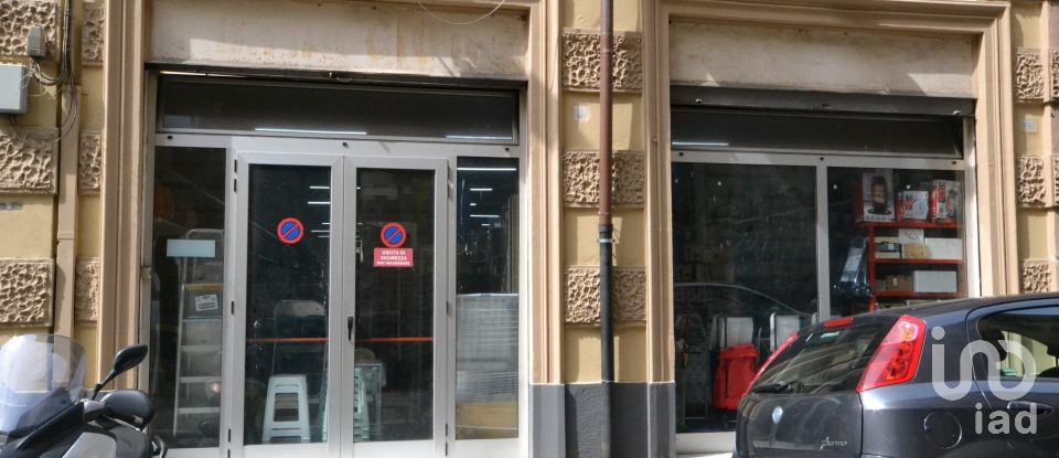 Shop / premises commercial of 400 m² in Genova (16151)