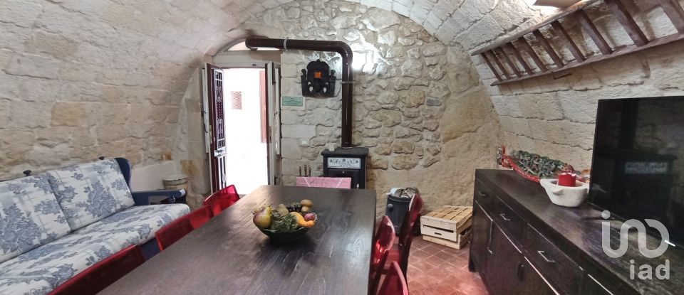 House 3 rooms of 90 m² in Palazzolo Acreide (96010)