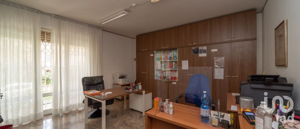 Four-room apartment of 140 m² in Padova (35143)