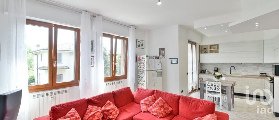 Trilocale di 104 m² a Sovico (20845)