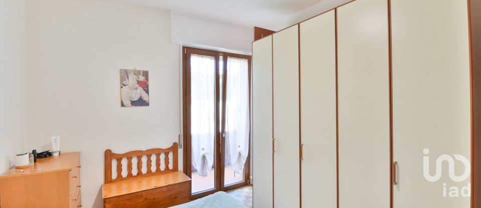 Trilocale di 104 m² a Sovico (20845)