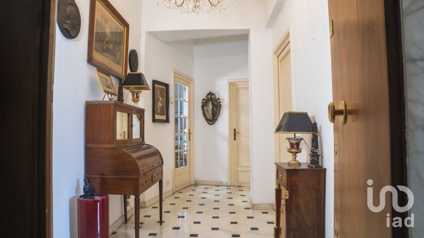 Four-room apartment of 109 m² in Genova (16161)