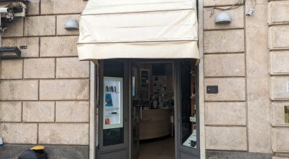 Tabacchi di 27 m² in Genova (16121)