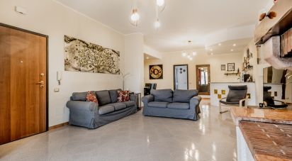 Apartment 5 rooms of 172 m² in Roma (00166)