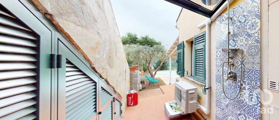 Villa a schiera 7 locali di 210 m² in Cogoleto (16016)